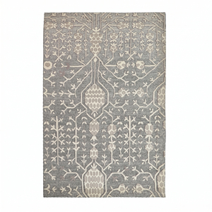 Tapis de sol personnalisé gris ivoire en laine, antidérapant, écologique, à tissage plat avec fines rayures horizontales pour salons d'hôtels et de villas - Product Image 1