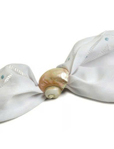 Meilleures ventes : Anneau de serviette en coquillage naturel raffiné avec détail de perle, support décoratif en coquillage, pour dîner d'anniversaire, Vietnam - Product Image 2
