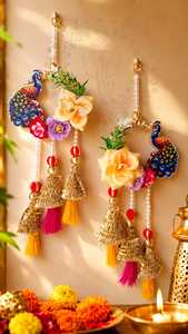 Guirlande florale de paon avec perles et pompons dorés, latkan jaune et rose pour la décoration de la maison, mariage ou Diwali - Product Image 2