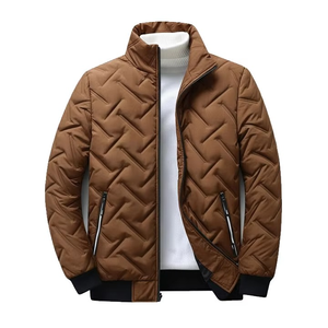 Chaqueta acolchada para hombre con diseño de costuras personalizadas, chaqueta cálida para el invierno, abrigo acolchado grueso, resistente al agua. - Product Image 3