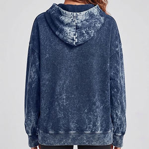 Sudadera con capucha extragrande para mujer al por mayor, de color liso, con hombros caídos, manga larga, de algodón lavado, con logo frontal - Product Image 3