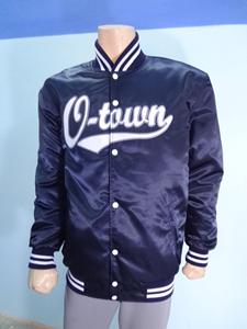 Veste de baseball universitaire en satin avec logo personnalisé Bomber d'hiver à capuche pour hommes avec broderie 3D High Street Streetwear Private Design - Product Image 3