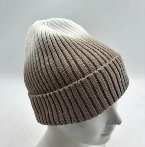 Bonnet personnalisé brodé avec pompon, en acrylique doux, tricoté, chaud, pour l'hiver, rose, unisexe, style Y2K, imprimé animal, casquette tendance, marque privée - Product Image 1