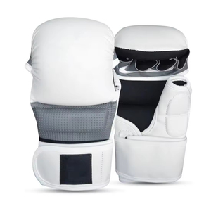 Gants de MMA de haute qualité noirs pour le sparring et le grappling avec fermeture auto-agrippante – Gants de grappling MMA Muay Thai - Product Image 1