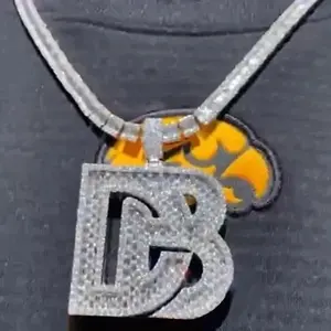 Pendentif pour homme personnalisé avec lettre, en moissanite véritable ronde de 4 carats, plaqué or blanc 14 carats - Product Image 2