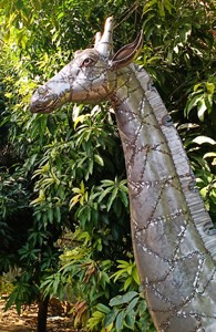 Sculpture de girafe en fer pour jardin, 7 pieds, design artistique, écologique et moderne pour anniversaire - Product Image 3