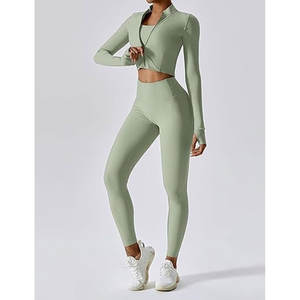 Tenues pour femmes, ensemble 3 pièces avec veste courte zippée à manches longues, soutien-gorge de sport et leggings amincissants pour la gym et le fitness - Product Image 6