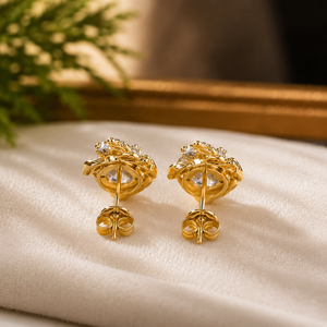 Boucles d'oreilles clous de fiançailles en or jaune vermeil 18 carats avec moissanite taille brillant rond et motif feuille florale pour femme - Product Image 3