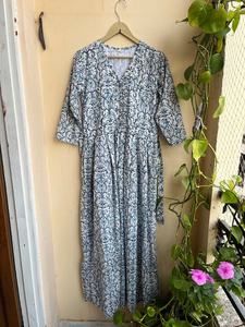 Robe longue décontractée en coton indien imprimée à la main, col en V, manches longues avec broderie florale, robe maxi décontractée - Product Image 3