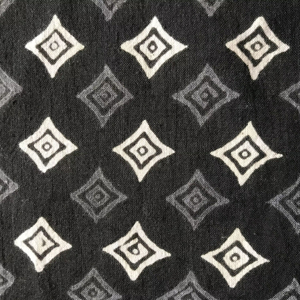 Tissu en coton imprimé à la main en gros – Tissu indien en coton géométrique noir et blanc pour vêtements et fournisseurs textiles - Product Image 1