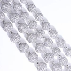 Cadena Cubana de Diamantes de Alta Calidad, Accesorio Perfecto para Fiestas o Eventos Sociales y de Moda, Disponible al Mejor Precio - Product Image 3