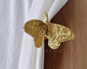 Gancho decorativo para cortinas con forma de mariposa, organizador elegante, perfecto para exhibir ropa, joyas y decoración de ventanas - Product Image 3