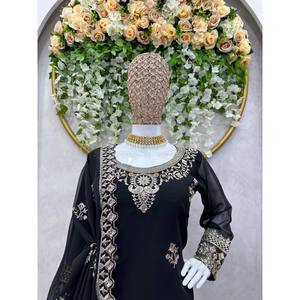 Ensemble de costume taille XL pour soirée avec broderie et sequins pour un look élégant - Product Image 1