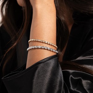 กำไลข้อมือเพชรทรงสี่เหลี่ยมมรกต 4 จุด 50 กะรัต ทองคำขาว 9K ฝังเพชรแบบ Bezel Set สำหรับผู้หญิง เครื่องประดับหรูหรา ขายส่ง - Product Image 3