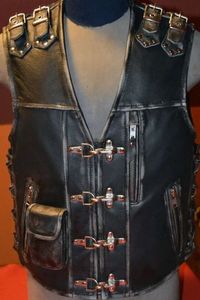 Chaleco de Cuero para Motociclista BLAZING FLAMES, para Hombre, con Hebillas, de Cuero Vacuno Resistente, Estilo Vintage, con Espacio Oculto para Armas - Product Image 4
