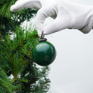 เครื่องประดับตกแต่งต้นคริสต์มาสแบบแขวนทรงกลมลายดอกไม้สีเขียววินเทจขายส่ง ทำมือ - Product Image 2