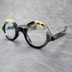 Gafas de cuerno de alta demanda: monturas elegantes con textura natural para uso óptico y personal a la moda - Product Image 3