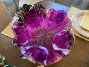 Cuenco decorativo hecho a mano con diseño de geoda de resina epoxi morada mediana - Product Image 4