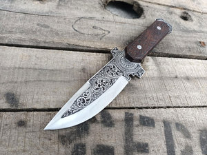 Couteau de chasse Bowie artisanal en acier 440c, manche en bois de rose gravé, couteau de collection décoratif, cadeau pour lui. - Product Image 6