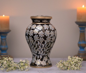 Urne en aluminium sur mesure, urne en aluminium artisanale, vase en aluminium fait sur mesure, urne en aluminium sur commande, vase sur commande spéciale - Product Image 1
