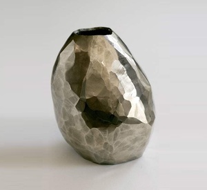 Jarrón de Mesa Moderno de Aluminio al por Mayor, Color y Tamaño Personalizados, Hecho a Mano, Decoración para Bodas y Hogar, Precio Económico, Gran Venta, Lujo - Product Image 1