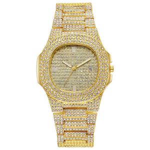 Reloj de pulsera para mujer, modelo 2020, con combinación de colores dorados, correa de aleación, diamantes de imitación, cuarzo, cristal, de un exportador indio. - Product Image 3