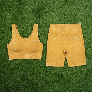 Conjunto de Yoga para Mujer en Amarillo Mostaza con Efecto Desgastado, Bra Deportivo y Shorts de Cintura Alta, Ropa Deportiva para Gimnasio y Entrenamiento - Product Image 5