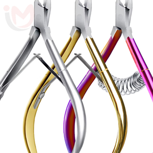 Vente en gros d'outils de manucure en acier inoxydable : Coupe-ongles à lame courbée, Ciseaux pour peaux mortes, Pince à cuticules - Product Image 5