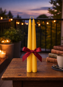Velas Cónicas Amarillas Premium - Juego de 2 Velas Hechas a Mano sin Humo ni Aroma para Decoración Navideña, Salas de Estar, Dormitorios, Bodas y Fiestas - Product Image 2
