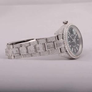 Montre de sport de luxe pour homme 41 mm, cadran glacé, gros diamants Moissanite, logo personnalisé, boîtier en acier inoxydable, mouvement à quartz, collection Hip Hop - Product Image 2