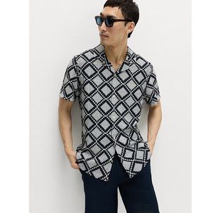 เสื้อเชิ้ตผู้ชายแขนสั้นทรงปกติสำหรับใส่ทำงานหรือลำลอง รับผลิตตามสั่งขายส่งจำนวนมาก ผู้ผลิตเสื้อเชิ้ตยูนิฟอร์ม OEM - Product Image 4