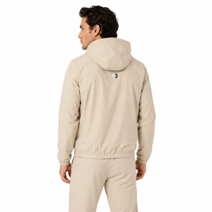 Veste coupe-vent durable offrant un confort léger, une mobilité flexible et une protection fiable pour les activités de plein air et les occasions décontractées. - Product Image 3