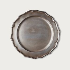 Platos Base Redondos de Metal Vintage al por Mayor, Hechos a Mano con Diseño Sólido Grabado para Platos y Vajilla de Bodas y Fiestas - Product Image 3