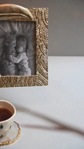 Creative Metal Photo <b>Frame</b> <b>with</b> Toucan Design Embossed Pattern Vertical Tabletop Display Handmade Decorative Picture Holder - Product Image 4