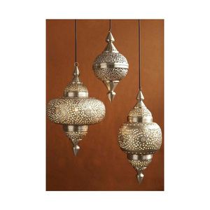 Farol Colgante Marroquí de Hierro de Lujo con Patrones Ornamentales para Decoración de Grandes Eventos y Bodas - Product Image 2