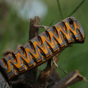 Couteau de chasse en acier Damas avec logo personnalisé, design à lame pleine et manche en bois naturel pour les acheteurs OEM - Product Image 4