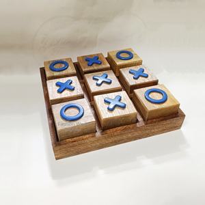 Jeu de Tic Tac Toe en bois fait main avec des pions bleus X et O, jeu de société classique pour la décoration de la table basse et le plaisir familial - Product Image 5