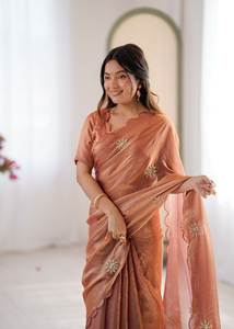 Sari de satén Fendi de diseño exquisito con elegante trabajo de cuentas bordadas y blusa bordada a juego para uso en bodas de alta gama - Product Image 3