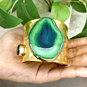 18k gold plated cuff <b>bracelet</b> natural green agate slice hammered texture band open cuff with apatite quartz <b>boho</b> style jewelry - Product Image 3