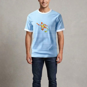Camiseta de Fútbol Estilo Urbano con Diseño de Estampado Audaz en Tela Desgastada, Corte Holgado, Ideal para Uso Diario y un Look Urbano - Product Image 3
