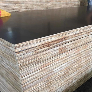 Contreplaqué filmé de qualité supérieure exporté du Vietnam, utilisé dans la construction, surface lisse, sans déformation, sans étalement. - Product Image 1