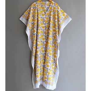 Robe Kaftan Longue en Coton Fait Main pour Femme, Imprimé Floral, Coupe Asymétrique, Idéale pour la Plage et les Soirées Estivales - Product Image 4