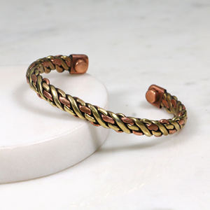 Bracelet manchette tressé en métaux mélangés fait main - Jonc magnétique thérapeutique torsadé en cuivre et laiton pour hommes et femmes - Product Image 1