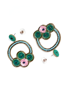 Bijoux floraux légers en coton brodé de perles, faits à la main, avec perles de rocaille colorées, classiques, tendance, pour fêtes, par MULTI CRAFT - Product Image 3