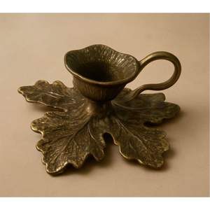 Support de bougie décoratif en bronze antique en forme d'oiseau, élégant porte-bougie conique en métal festonné pour centre de table de Noël, mariage, ou cadeau - Product Image 2