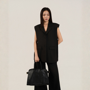 Conjunto de 2 piezas: Chaleco sin mangas y Blazer de mujer para oficina, estilo oversize, cuello en V con muescas, tejido liso y transpirable, de Vietnam - Product Image 1