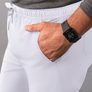 Uniforme de travail pour hommes au design contemporain et à la construction durable, adapté à un usage professionnel. - Product Image 5