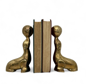 Divertido sello de latón con sujetalibros de bola. Diseño acuático encantador con un acabado dorado brillante. Disponible a precios de mayorista. - Product Image 1