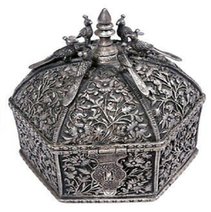 Juego de paandan octogonal plateado que muestra vistas cerradas y compartimentos abiertos. Disponible a precios de mayorista. - Product Image 4