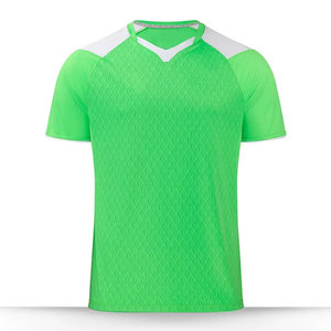 Maillot de football professionnel en tissu doux et respirant, conception athlétique, manches courtes, sublimation, pour une performance optimale - Product Image 4